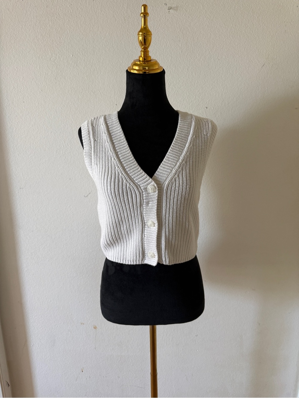 Abercrombie & Fitch Ivory Ribbed Knit Vest